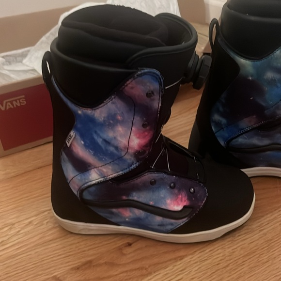 Vans Women's Galaxy Black Encore Boots Size 7 - Picture 1 of 8